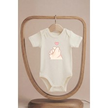 Pamuk Saray Organik %100 Pamuklu Sevimli Kalp Baskılı Kısa Kollu Çıtçıtlı Bebek Body Badi Zıbın