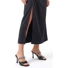 Fiore Ayakkabı Luma Esnek Yumuşak Kaymaz Taban (8 Cm) Siyah Rugan  Tek Bant Burgu Gümüş Bantlı Kadın Topuklu Terlik