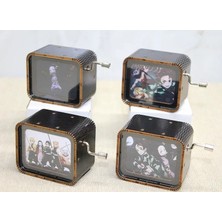 Demon Slayer Müzik Kutusu - 6x6 cm Ahşap Oyma Nostaljik Çevirmeli Melodi Kutusu