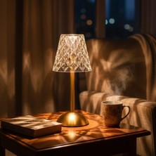 Sora Home® Uzun Klasik Şeffaf Baklava Model LED Masa Lambası – Dokunmatik, 3 Renk Işık Modlu, Şarjl