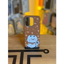 Avcı Teknoloji Market iPhone 16 Pro Uyumlu Özel Tasarım Sevimli Figürlü Deri Dokulu Telefon Kılıfı