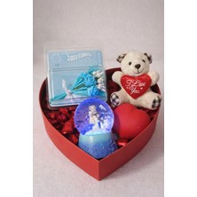 MiraLive Sevgililer Gününe Özel Kalp Kutuda Ayıcıklı- Ledli Kalpli- Kar Küresi ve Mavi Buket Hediye Seti 03