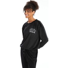 Lc Waikiki Yeni Sezon Bisiklet Yaka Nakışlı Kadife Kadın Pijama Takımı