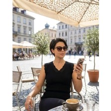 Urumday Eteği Ajurlu V Yaka Atlet Bluz