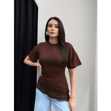 Esra Helvacı Etek Ucu Dantel Asimetrik Tshirt