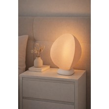 Alpin Modern Dekoratif Masa Lambası – Yumuşak Işık Veren Şık Komodin Lambası