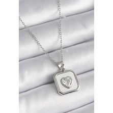 Uravas Store Çelik Gümüş Renk Kare Madalyon Zirkon Taş Işleme Kadın Kolye