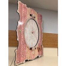 Saat Duvar Saati Pembe Kelebek Detaylı Boyut 66X48 cm