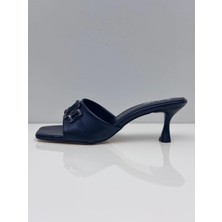 Subaşı Kadın Siyah Terlik Tokalı Şık Topuklu Terlik – 5 cm Topuk - Podeia Estilo