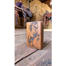 Precious Ireko Ağacı Lazer Kazıma At Figürlü Benzinli Çakmak - El Yapımı Özel Tasarım