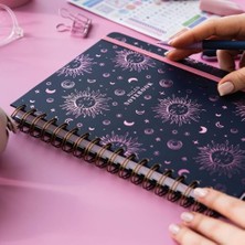 Paperora 17X24 Spiralli Lastikli Sert Kapak Çizgili Not Defteri Mor Galaksi