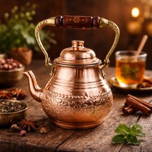 El Yapımı Bakır Demlik 850 ml Işlemeli Kahveci Tipi Çay Demliği Ahşap Saplı