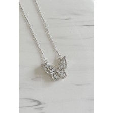 Yümanın Yumağı Gümüş Renk Çelik Kelebek Motifli Çok Taşlı Kolye