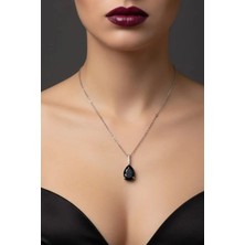 Yümanın Yumağı Gümüş Renk Sıra Taşlı Siyah Damla Model Çelik Kolye