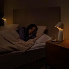 Hue Twilight Akıllı Uyku ve Uyandırma Masa Lambası, Beyaz ve Renkli Işık, Bluetooth Uyumlu, Alexa, & Assistant ile Sesli Kontrol, Beyaz