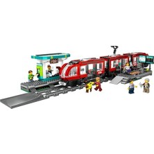 City Şehir Merkezi Tramvay Istasyonu 60423-7 Yaş ve Üzeri Kız ve Erkek Çocuklar Için 6 Minifigür ve 1 Yardımcı Köpek Figürü Içeren Araç Yapım Seti, Doğum Günü Hediyesi Fikri (811 Parça)