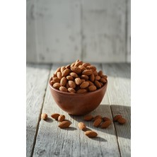 Karga Kuruyemiş ve Bitkisel Ürünler Badem Kavrulmuş 500 Gram