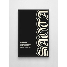 Lamazif Siyah Çerçeveli Modern Tipografi Duvar Tablosu – “başqa / Saqta” Minimal Grafik Poster – Urban & Modern Dekor