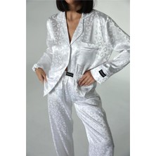 Coccolarsi Tigre Affascinante Beyaz Jakarlı Saten Uzun Pijama Takımı