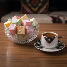 Berry Store 6 Kişilik Lüks Porselen Türk Kahvesi Fincan Takımı, Modern Siyah Beyaz Ekose Desenli, Detaylı ve Köşeli Kulplu, 12 Parça Çeyizlik Sunum Seti