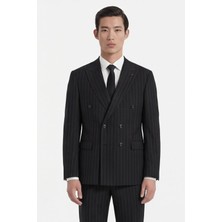 Sabri Özel Giotelli Erkek Siyah Dar Kesim Slim Fit Viskon Sivri Yaka Çizgili Kruvaze Fleto Kapaklı Cep Çift Yırtmaçlı Tam Astarlı 6 Drop Takım Elbise