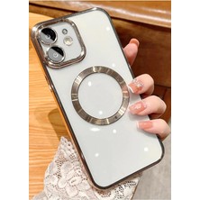 Berry Store 11 ile Uyumlu Laser Şeffaf Parlak Arka Yüzey ve Logo Detaylı Kenarları Silikon Yapıya Sahip Lens Koruyuculu Kılıf (Altın Rengi)