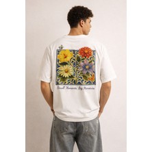 Tarz Cool Erkek Floral Baskılı Tişört – Oversize Fit, Sırt Desenli “small Moments Big Memories”