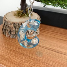 AtaRoots Reçine Harf Anahtarlık (C)1- Orjinal Deniz Kabuğu ve Mavi Deniz Esintisi