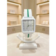 Minimalist Çizgiler, Modern Duruş: Kare Kasa Silikon Erkek Kol Saati