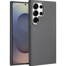 Berry Store Galaxy S25 Ultra Için Leth Shield Serisi Parmak Izi Tutmayan Deri Görünümlü Metal Tuşlu ve Metal Lens Çerçeveli Silikon Kılıf (Gri, Galaxy S25 Ultra)