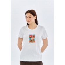 Trender Baskı Kadın T-Shirt Tablo Beyaz