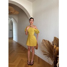Meros Atelier Kadın Sarı Mini Elbise Tek Omuz Cut Out Detay Yandan Fermuarlı Pamuk Keten Yazlık Şık Elbise