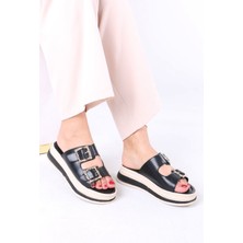 Sefayol Legget Siyah Mat Deri Tokalı Kadın Terlik