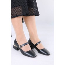 Sefayol Larow Siyah Mat Deri Tokalı Topuklu Kadın Ayakkabı