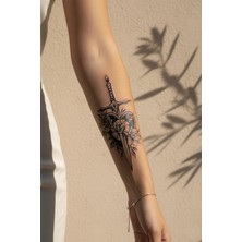 Dövme Kutusu Gül Sarılı Kılıç ve Kalp Figürlü Dövme - Yarı Kalıcı / 1 Ay Kalıcı Tattoo