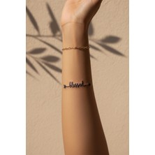 Dövme Kutusu Blessed Yazı ve Ok Dövmesi – Minimalist Estetik Tasarım 1 Ay Kalıcı & Yarı Kalıcı Dövme