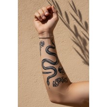 Dövme Kutusu Sanatsal Kıvrımlı Yılan ve Şans Oyunları Detaylı Karma Tattoo Seti - Yarı Kalıcı / 1 Ay Kalıcı