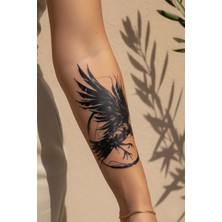 Dövme Kutusu Modern Sketch Stilinde Kuzgun ve Soyut Çizgili Sanatsal Tattoo - Yarı Kalıcı / 1 Ay Kalıcı
