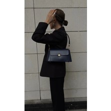 Classy Kadın El ve Omuz Çantası – Kapaklı Kilitli