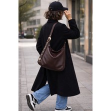 Latte Geniş Hacimli Fermuarlı Kadın Omuz Çantası