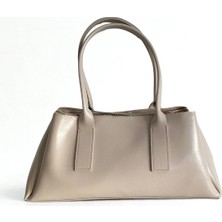 Mabel Suni Deri Kadın Omuz Çantası Iç Astarlı Fermuarlı Üç Gözlü – Şık & Kullanışlı(30×17×12 cm )