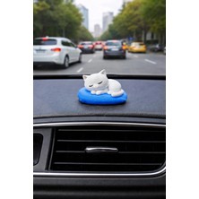 Shhobi Mavi Yastık Üstünde Yatan Sevimli Tatlı Kedi Torpido Süsü - Yastıkta Üstünde Uyuyan Kedi Araba Süsü