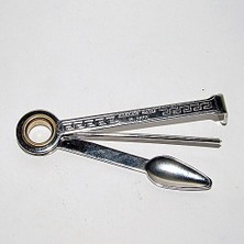 Pipsan Pipo Kaşığı, Metal Malzeme ile Temizlik ve Tütün Bastırma Özelliği Olan Kullanım Aracı