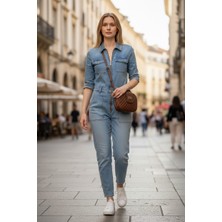 Dilorans Stilinizi Konuşturun: Şık Metal Kilitli Baget Çanta