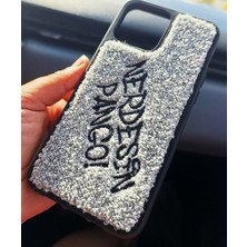 SÜS Nakışlı Kılıfı – Estetik Işlemeli Tasarım, Darbe Emici, Yumuşak Kenar Koruma, Şık ve Dayanıklı Kılıf (Pango Gri, IPhone 15)