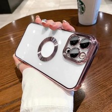 SÜS 13 Pro Max ile Uyumlu Laser Şeffaf Parlak Arka Yüzey ve Logo Detaylı Kenarları Silikon Yapıya Sahip Lens Koruyuculu Kılıf (Pembe)