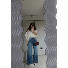Özge Özgenç Taşlamalı Jean