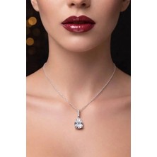 Gümüş Renk Sıra Taşlı Beyaz Damla Model Çelik Kolye