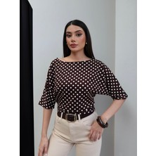 Esra Helvacı Puantiyeli Kayık Yaka Tshirt