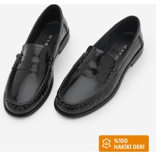 Marjin Kadın Hakiki Deri Oval Burun Makosen Dikişli Büzgülü Loafer Günlük Ayakkabı Ozena Siyah Rugan